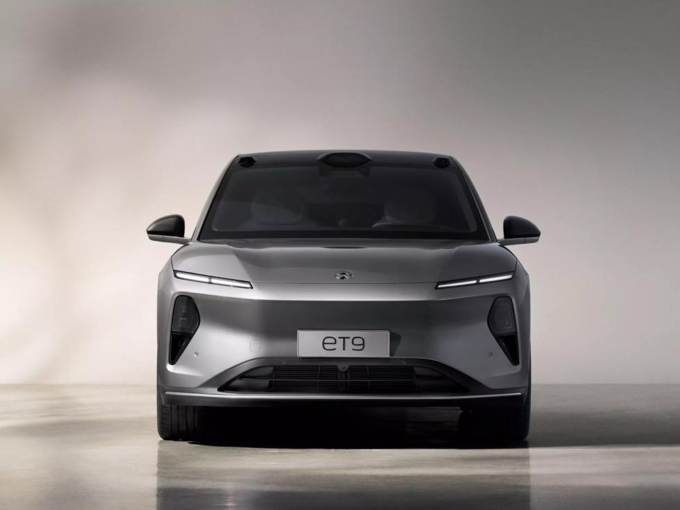 Nio ΕΤ9: Πρεμιέρα με 707 PS και αυτονομία 255 χλμ. με 5 λεπτά φόρτιση